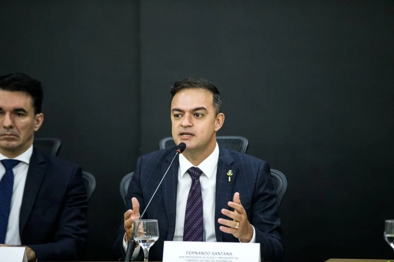 Imagem da notícia: Relatório que contesta contrato com Enel no Ceará será apresentado para Agência Nacional em Brasília