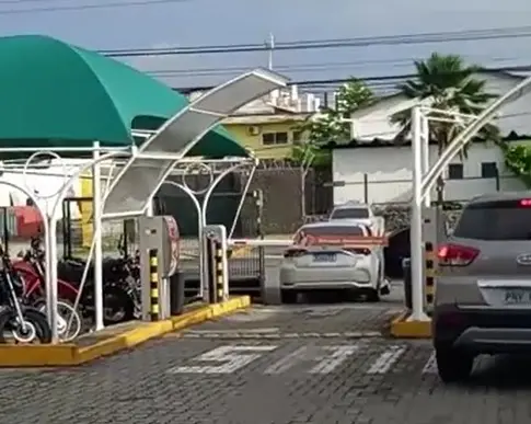 Imagem da notícia: Guerra entre facções no Lagamar: homem é morto na saída de supermercado na Cidade dos Funcionários