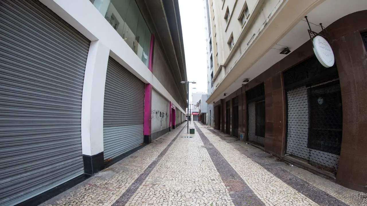 Imagem da notícia: O que abre e fecha durante o Carnaval 2023 em Fortaleza?