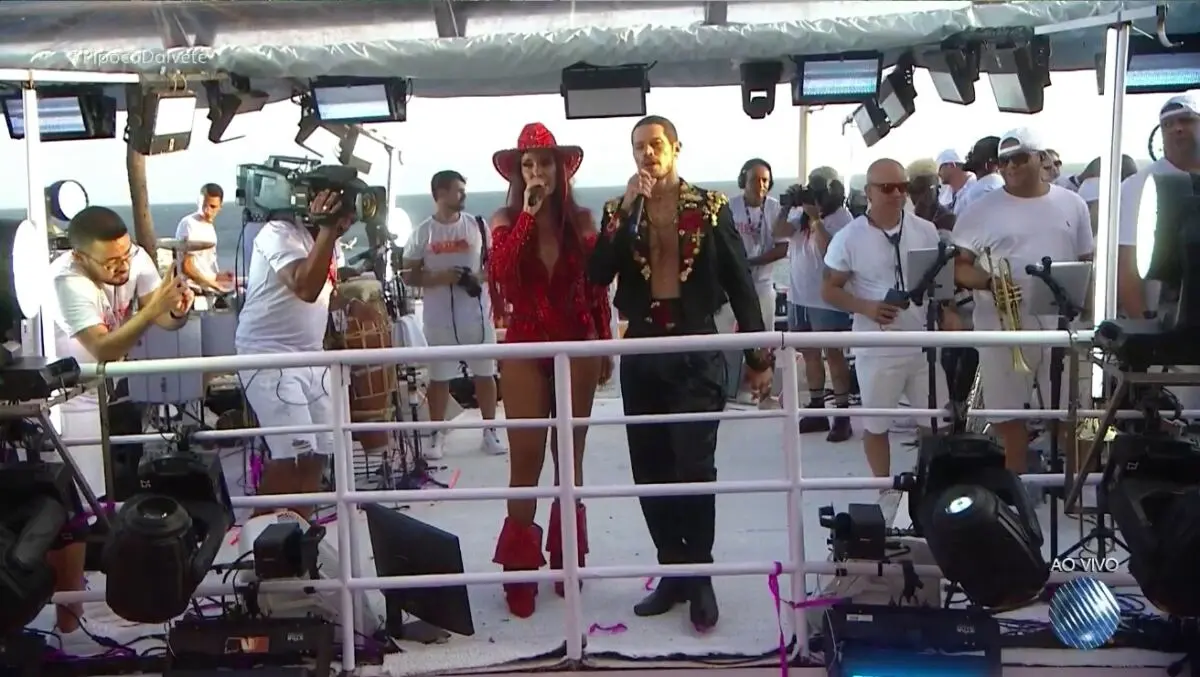 Imagem da notícia: José Loreto canta com Ivete Sangalo em trio elétrico para a novela 'Vai na Fé'