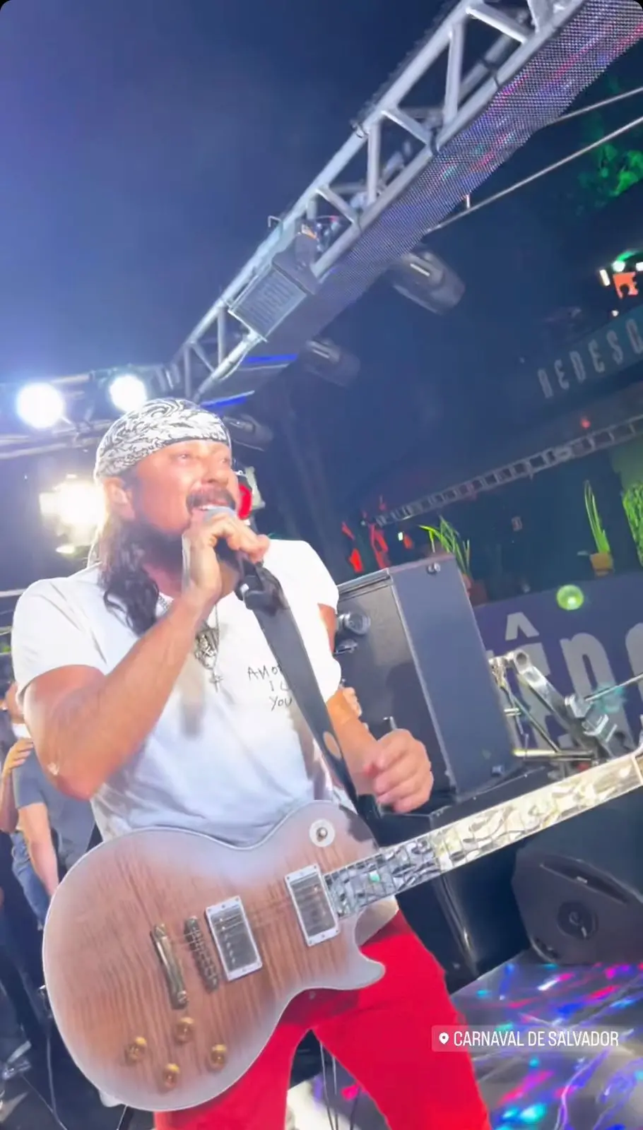 Imagem da notícia: Funcionário de Bell Marques é detido no Carnaval de Salvador: 'não precisa maltratar', diz o artista