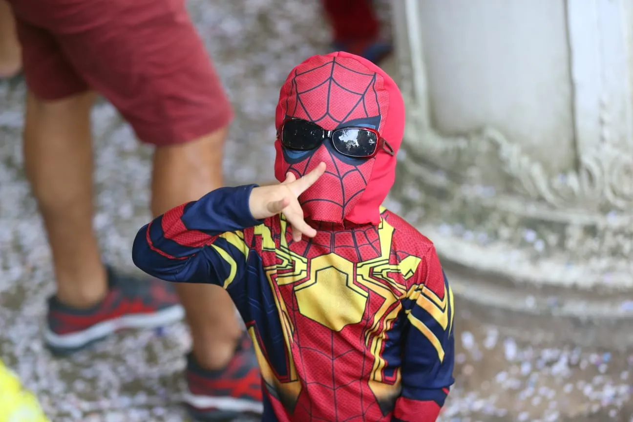 Primeiro dia de Carnaval infantil no Passeio Público, em Fortaleza