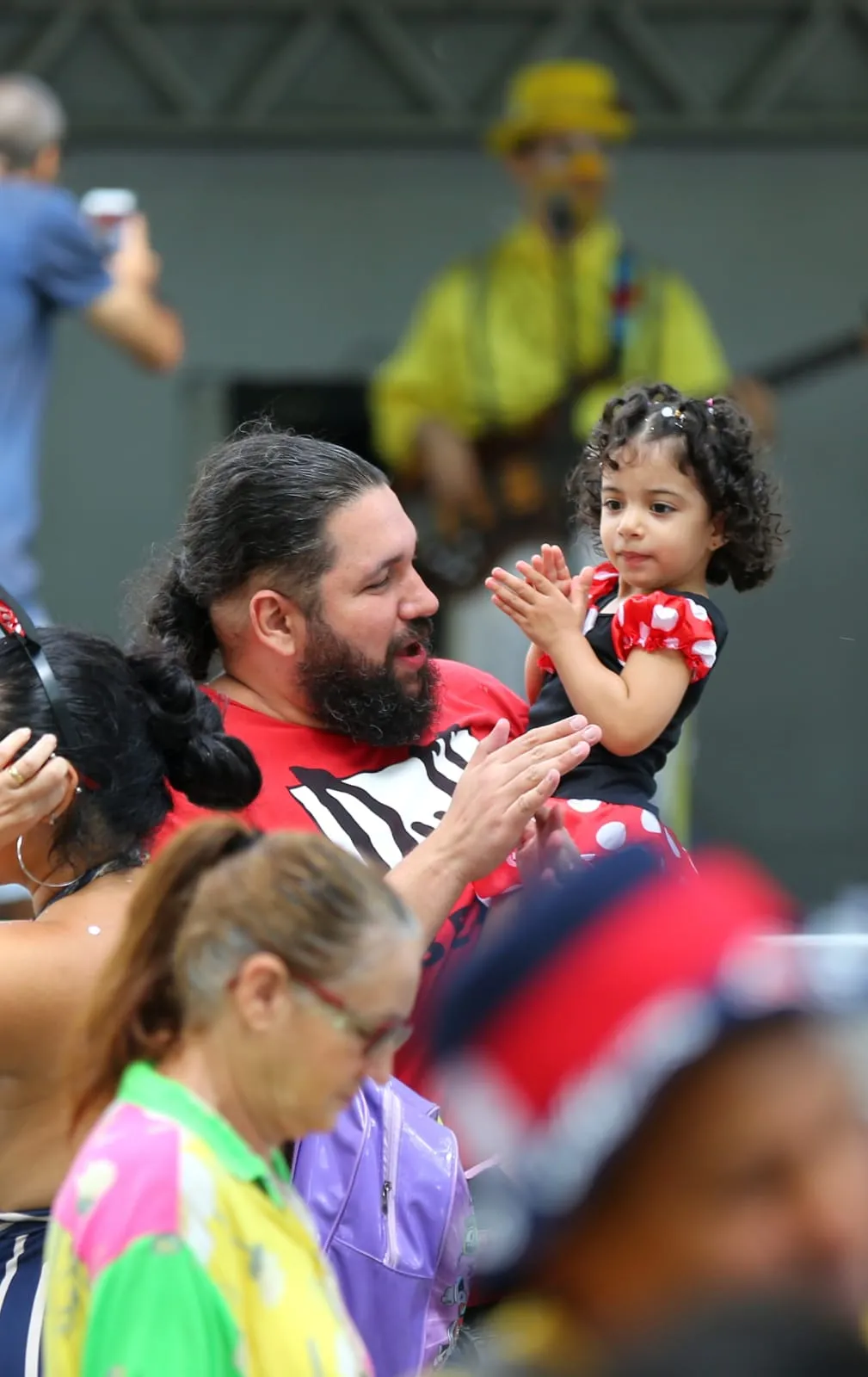 Primeiro dia de Carnaval infantil no Passeio Público, em Fortaleza