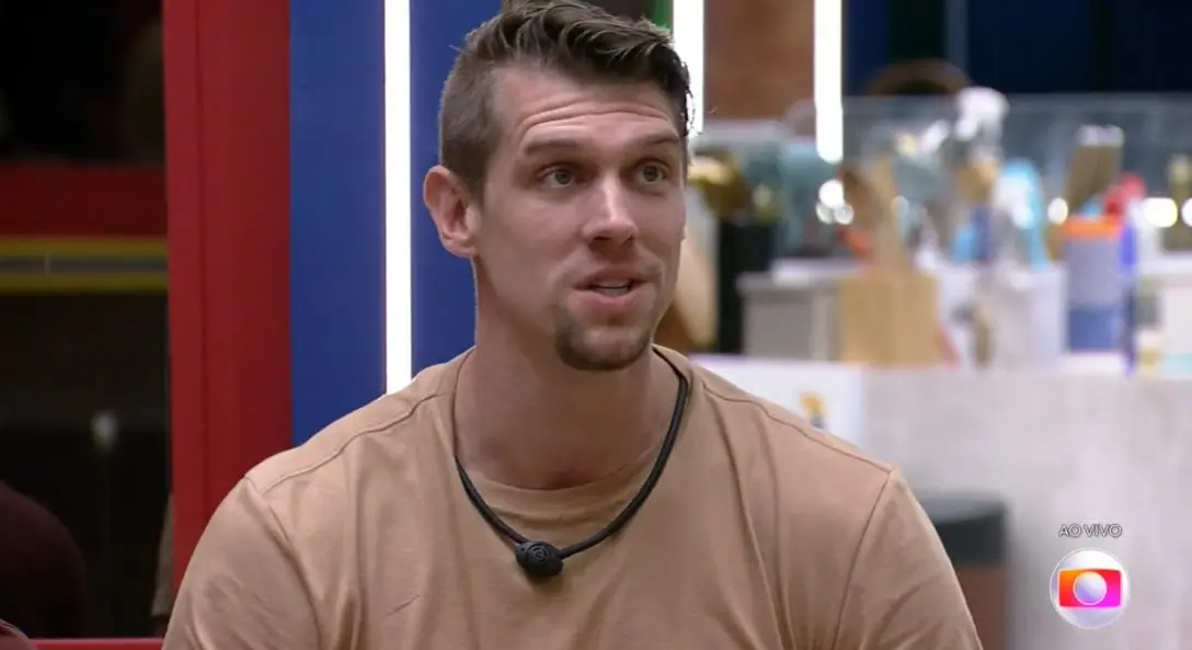 Imagem da notícia: Quem saiu do BBB 23 ontem? Cristian é o quinto eliminado com 48,32% dos votos   