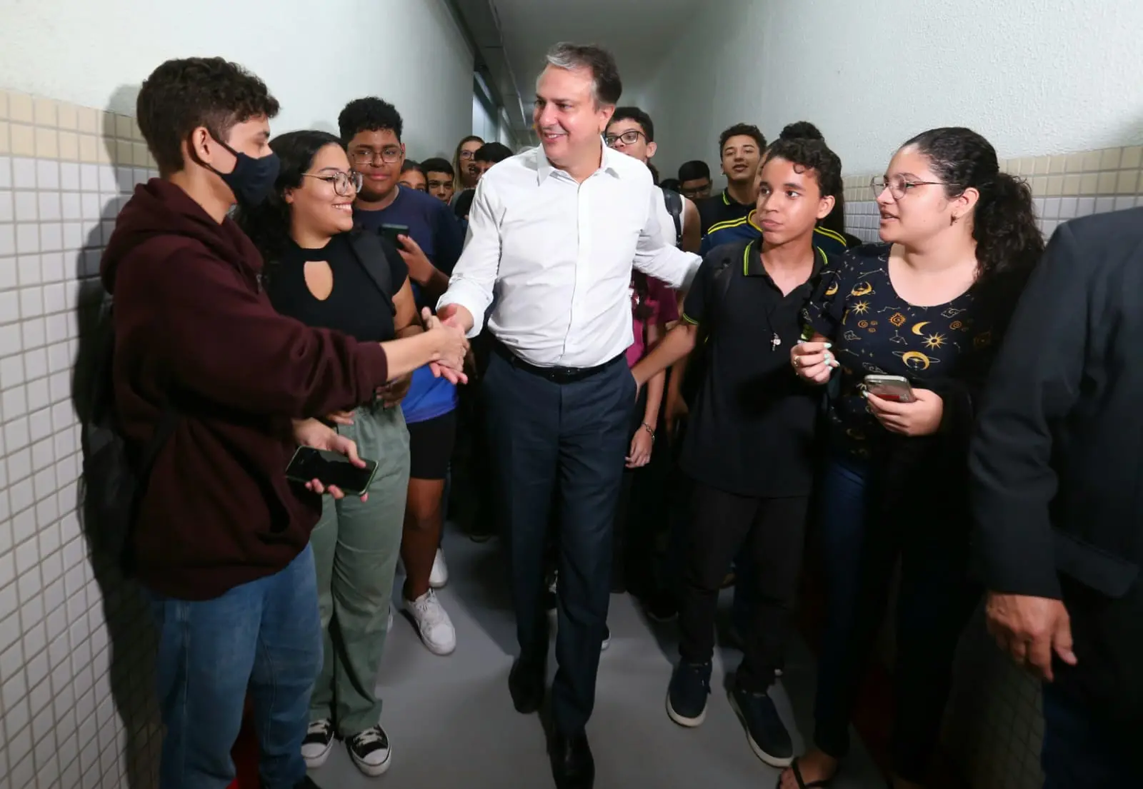 Imagem da notícia: No Ceará, Camilo Santana diz que reajuste da merenda escolar está definido e aponta mudanças no Enem
