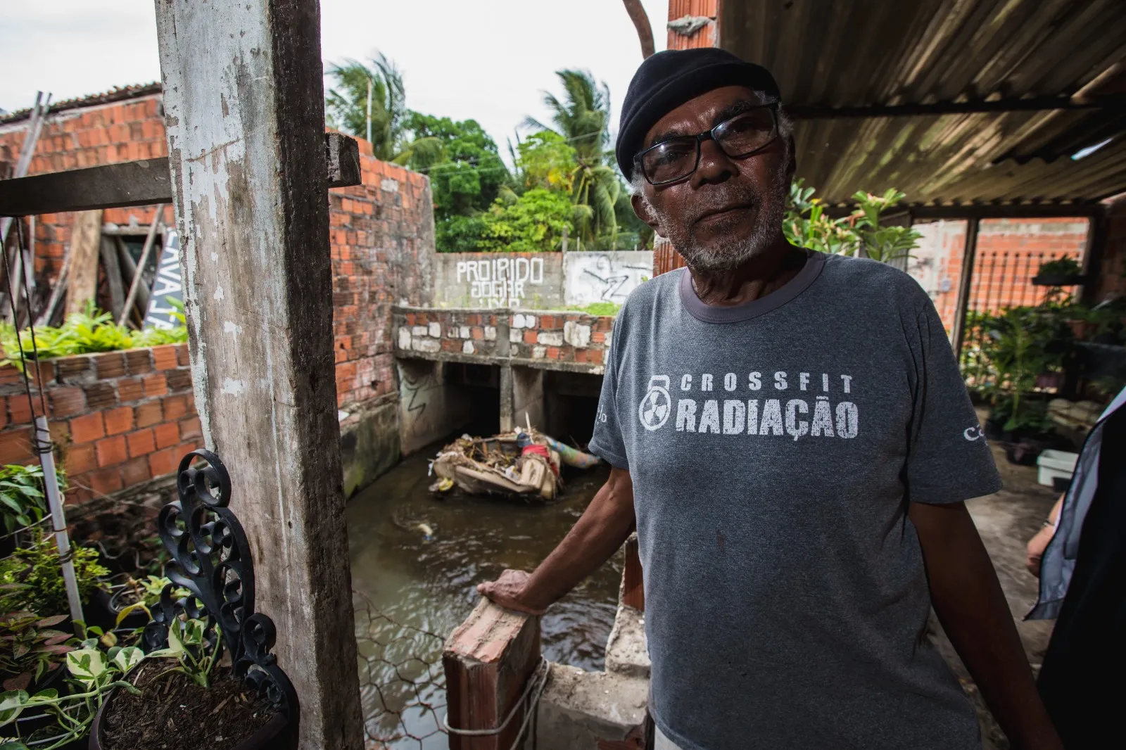 Barbosa aterrou o terreno onde vive para evitar prejuízos com a água
