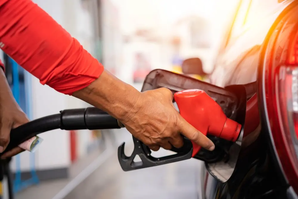 Imagem da notícia: Cearenses estão entre os 4 do Brasil que mais gastam com gasolina