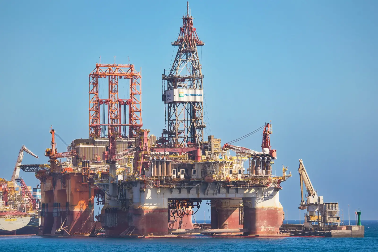 Imagem da notícia: Imposto sobre exportações de petróleo divide avaliação do mercado