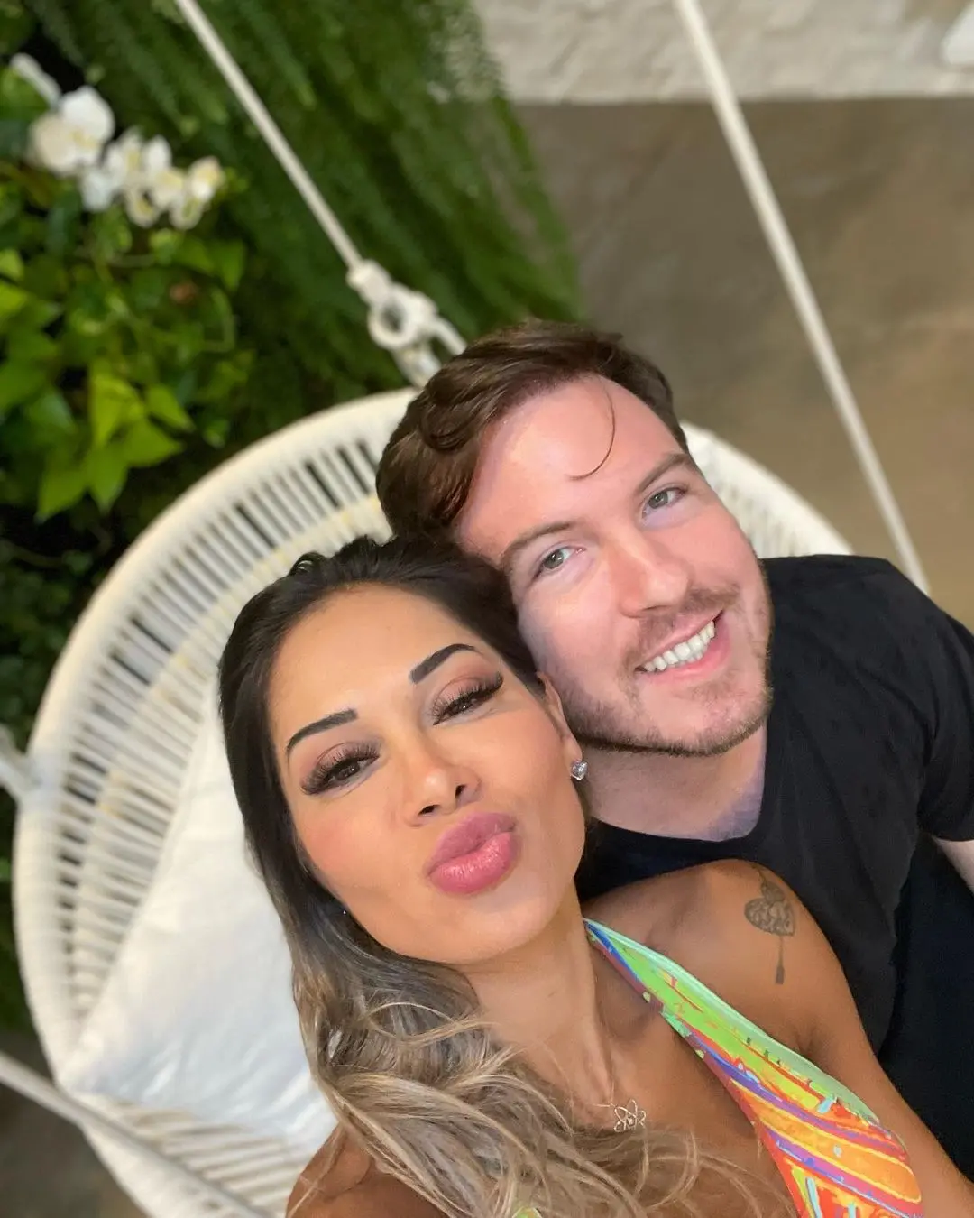 Imagem da notícia: Thiago Nigro nega traição a ex-namorada Camila Ferreira após assumir relação com Maíra Cardi