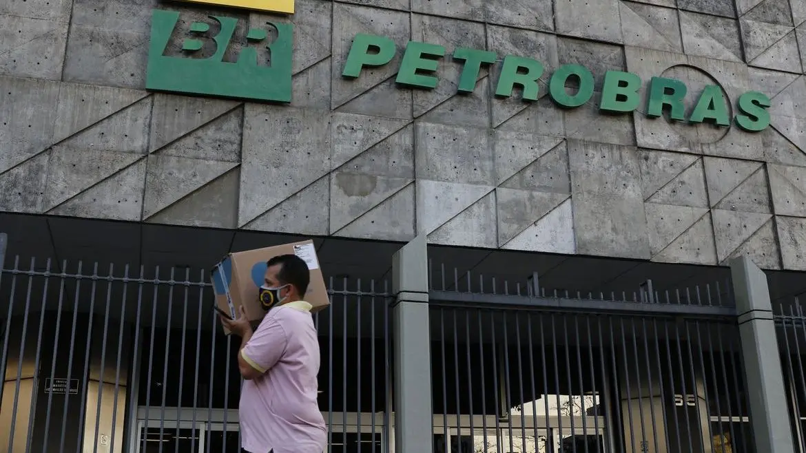Imagem da notícia: Lucro da Petrobras em 2022 é recorde. R$ 35,8 bi para dividendos