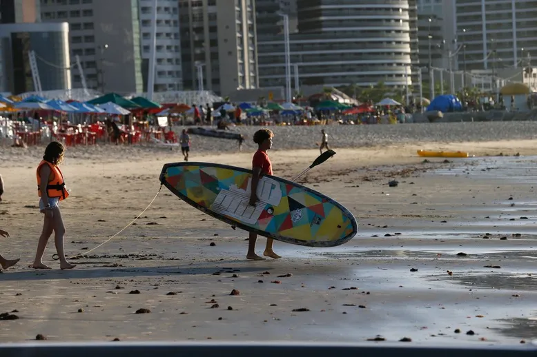 Praia do Meireles aparece com qualidade adequada para banho na maioria dos boletins