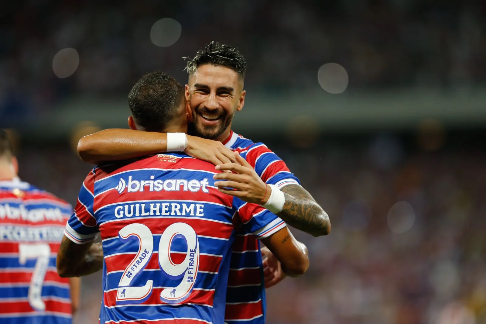 O atacante argentino Lucero entrou no 2º tempo e marcou dois gols na goleada do Fortaleza