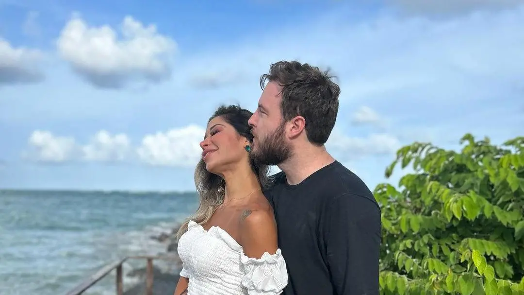 Imagem da notícia: Thiago Nigro desabafa sobre exposição de namoro com Maíra Cardi: 'não estou acostumado'