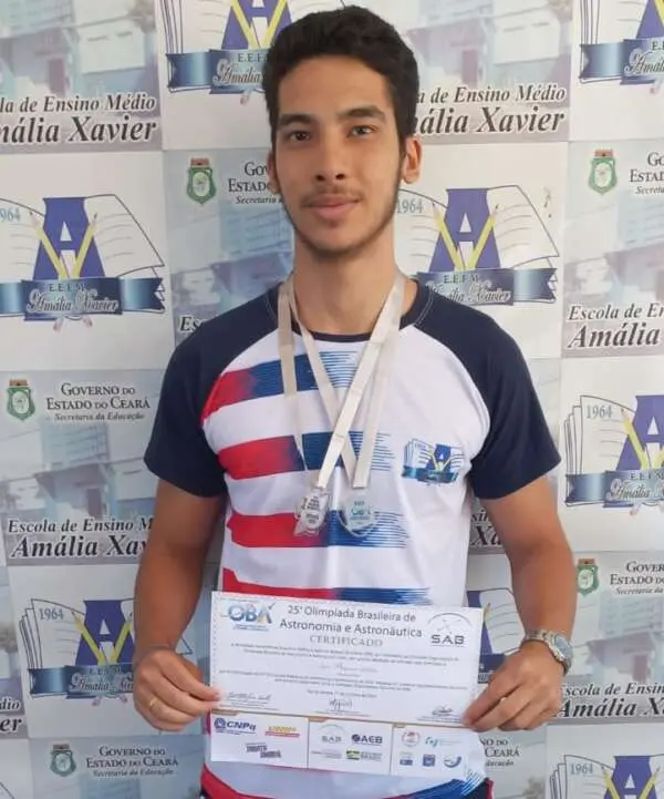 Imagem da notícia: Aluno de escola pública de Juazeiro do Norte é aprovado em Medicina em duas universidades no CE
