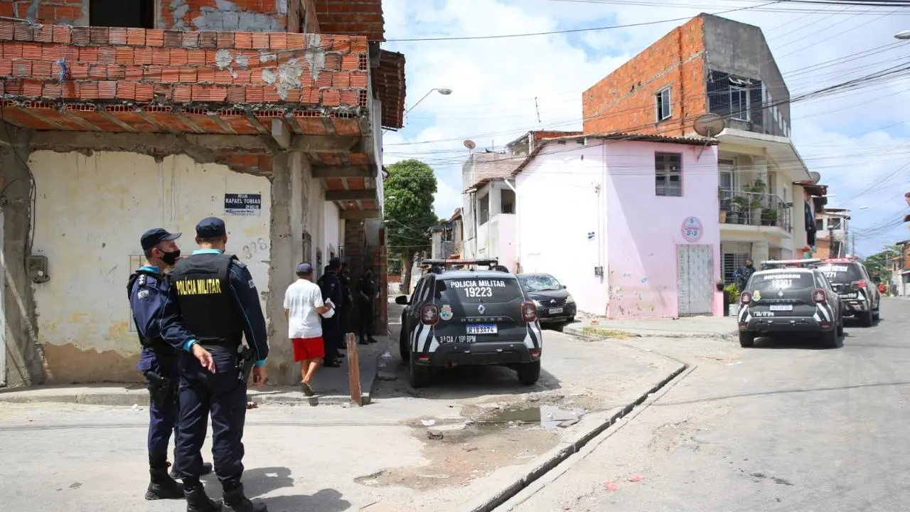 Imagem da notícia: Tatuador foi executado por ter testemunhado Chacina da Sapiranga; réu fingiu interesse em tatuagem