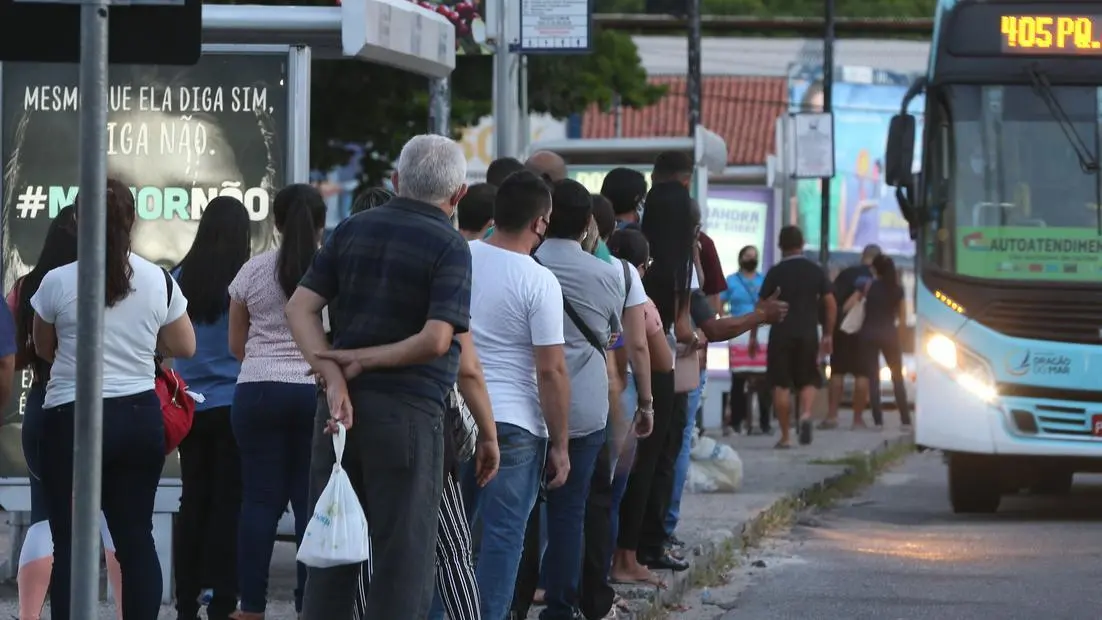 Imagem da notícia: Após anúncio de aumento, vereadores aprovam subsídio para empresas de ônibus em R$ 90 milhões anual