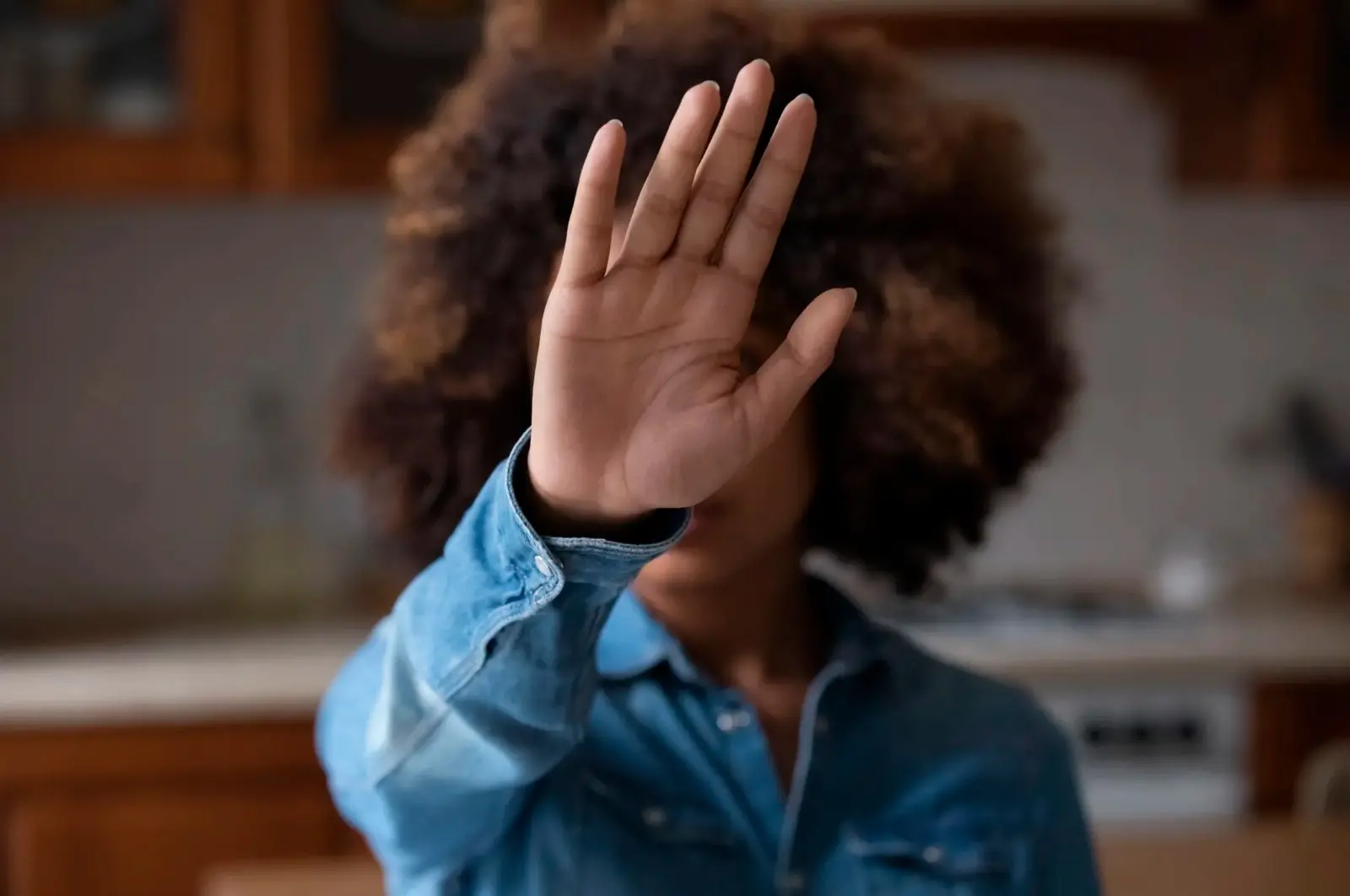 Imagem da notícia: Por que as mulheres negras estão mais vulneráveis a violência?