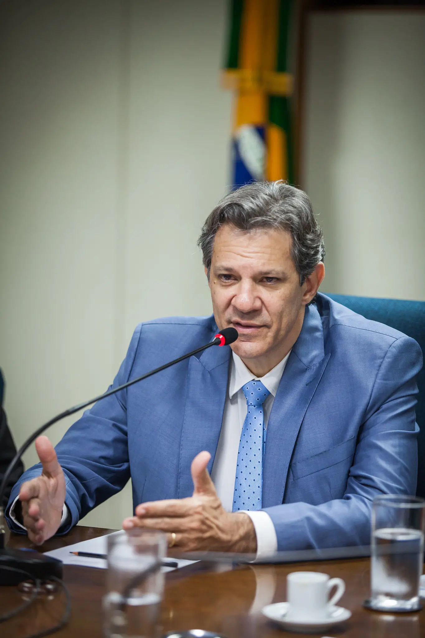 Imagem da notícia: Haddad anuncia acordo com governadores para compensar R$ 26,9 bilhões de perdas com ICMS