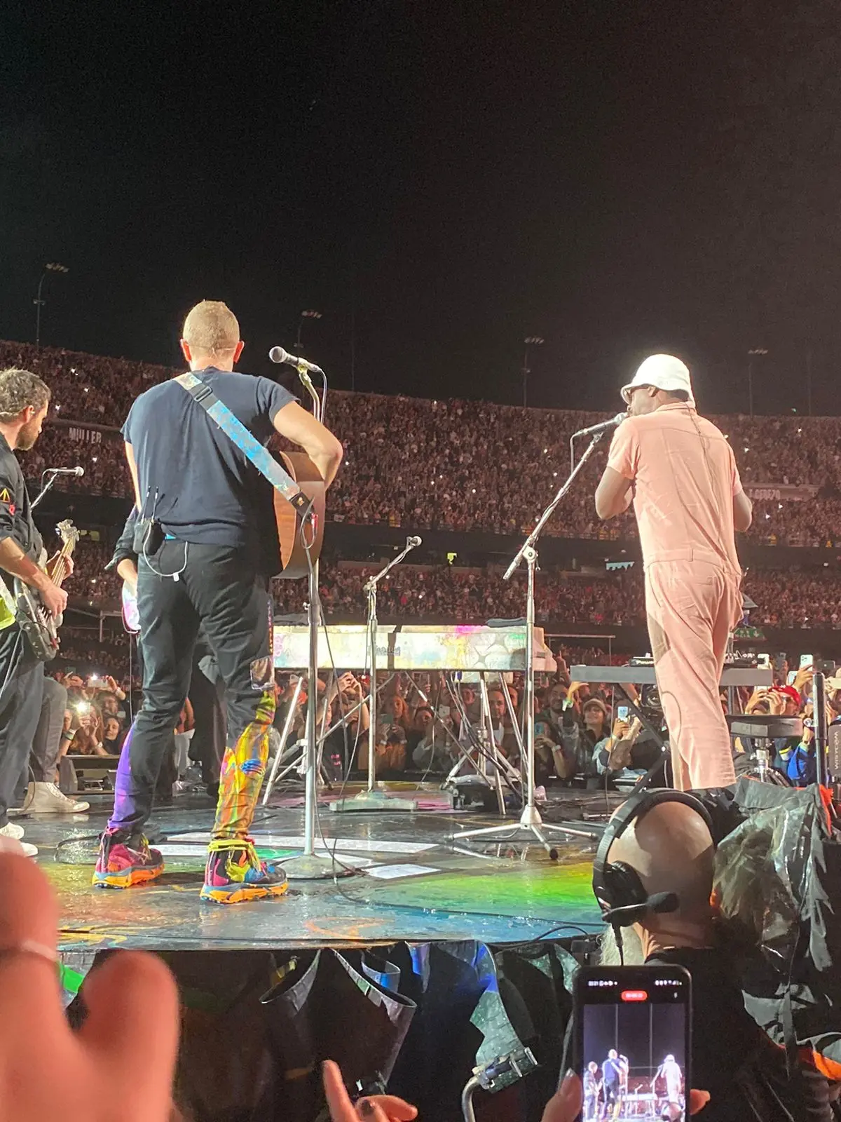Imagem da notícia: Coldplay toca 'Amiga da minha mulher' ao lado de Seu Jorge no Brasil; veja vídeo