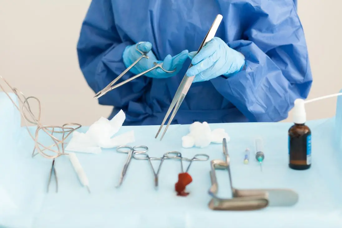 Imagem da notícia: Médico não pode denunciar paciente por aborto, decide STJ; entenda