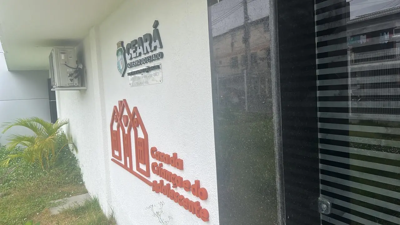 Imagem da notícia: Professor de futsal investigado por assédio e estupro é preso em Fortaleza