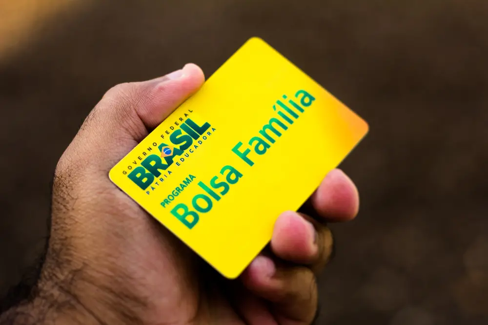 Imagem da notícia: Bolsa Família começa a ser depositado nesta segunda-feira (20); confira próximas datas