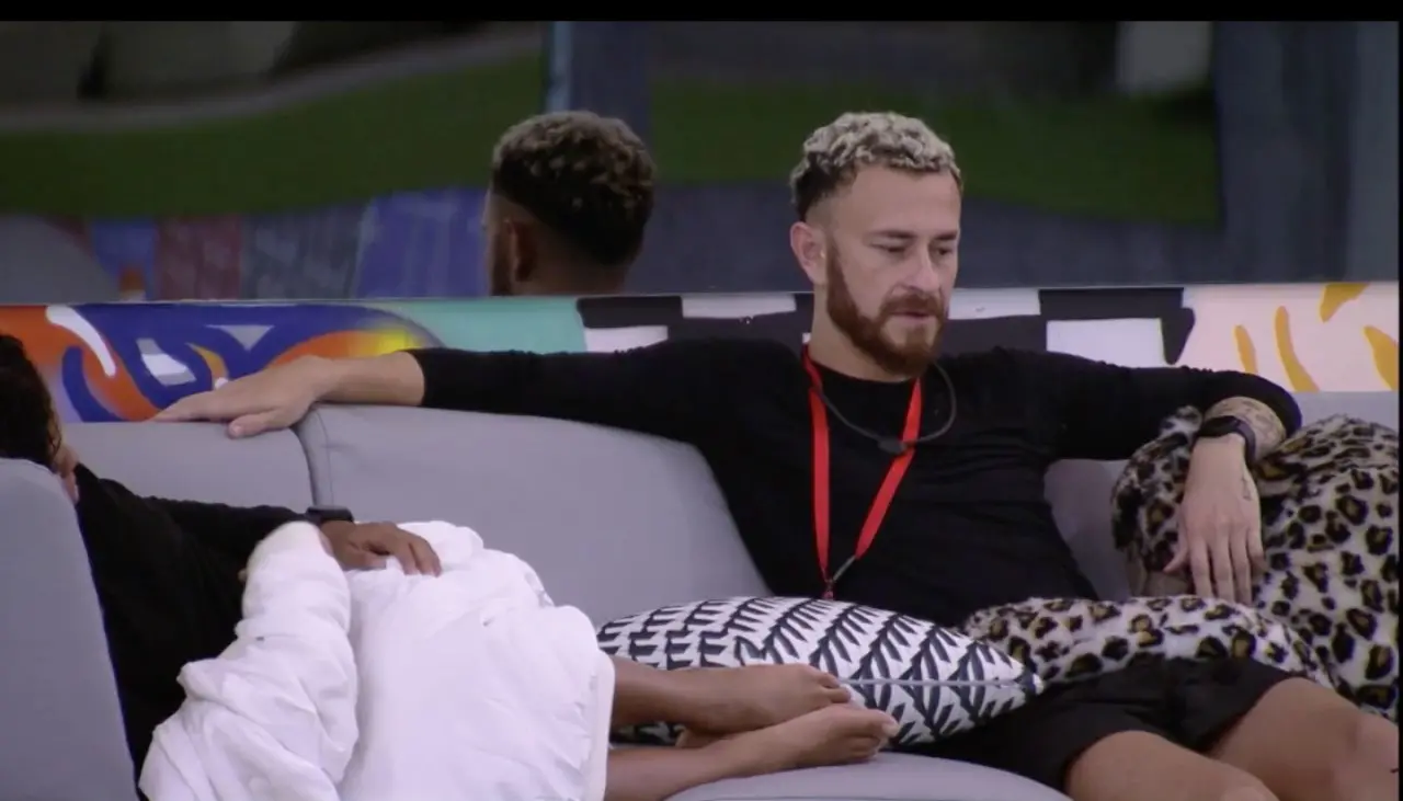 Imagem da notícia: Fred Desimpedidos desabafa sobre separação de Bianca Andrade: ‘internet acabou com a minha família’