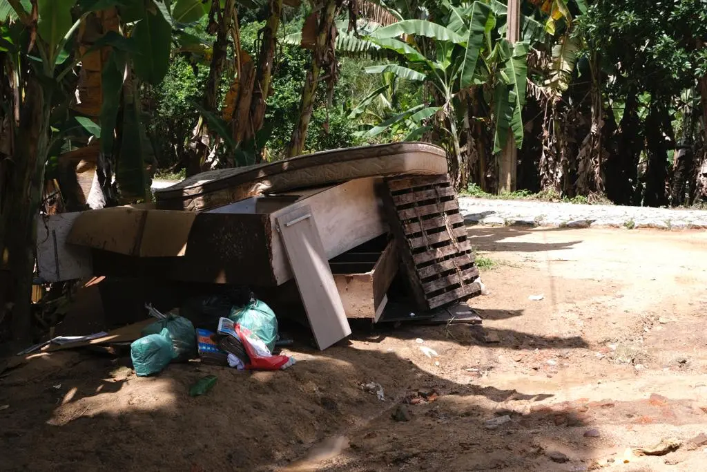 Imagem da notícia: Após chuvas, comunidade no Ceará teve 6 deslizamentos e está isolada há uma semana