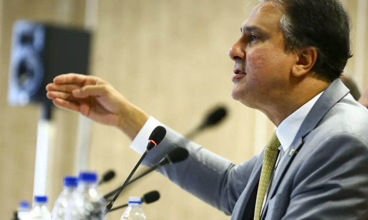 Imagem da notícia: Alfabetiza Brasil: Governo vai avaliar nível de alfabetização de crianças no 2º ano