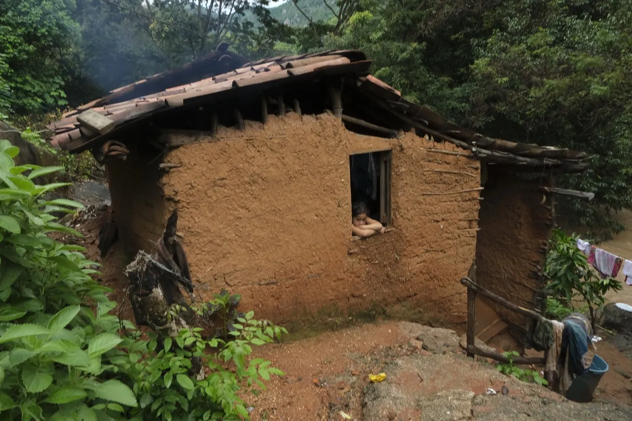 Com casas próximas de rio, o risco para algumas famílias é aumentado em Itapipoca com as fortes chuvas