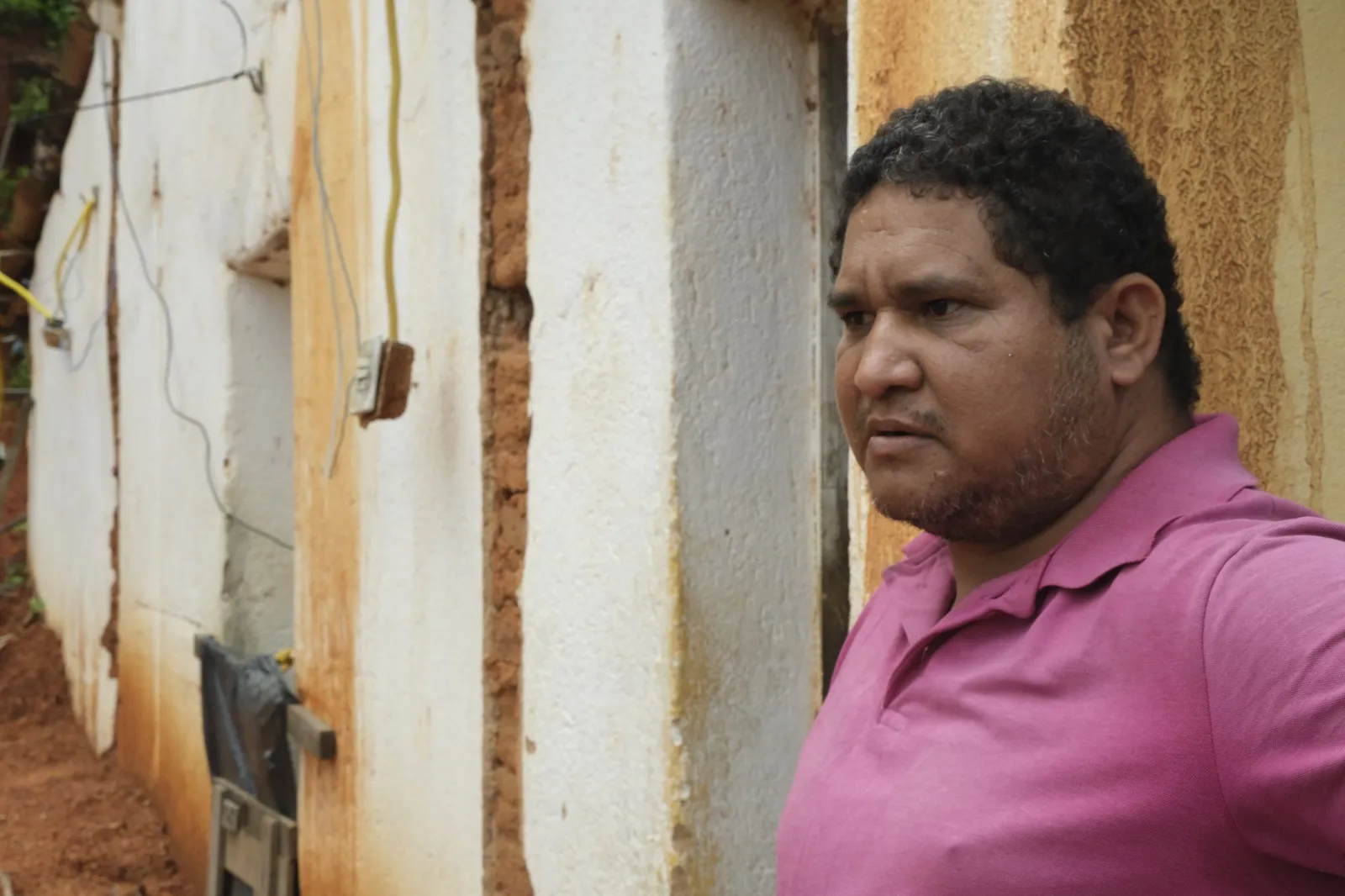 Adriano é um dos moradores da região serrana de Itapipoca que tem a casa em área de risco