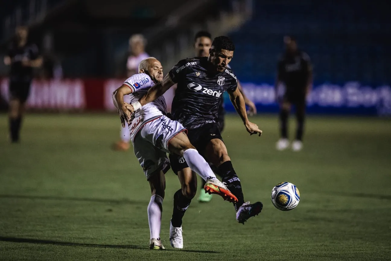 Ao sofrer o empate, o Ceará pouco criou até a entrada dos titulares em campo