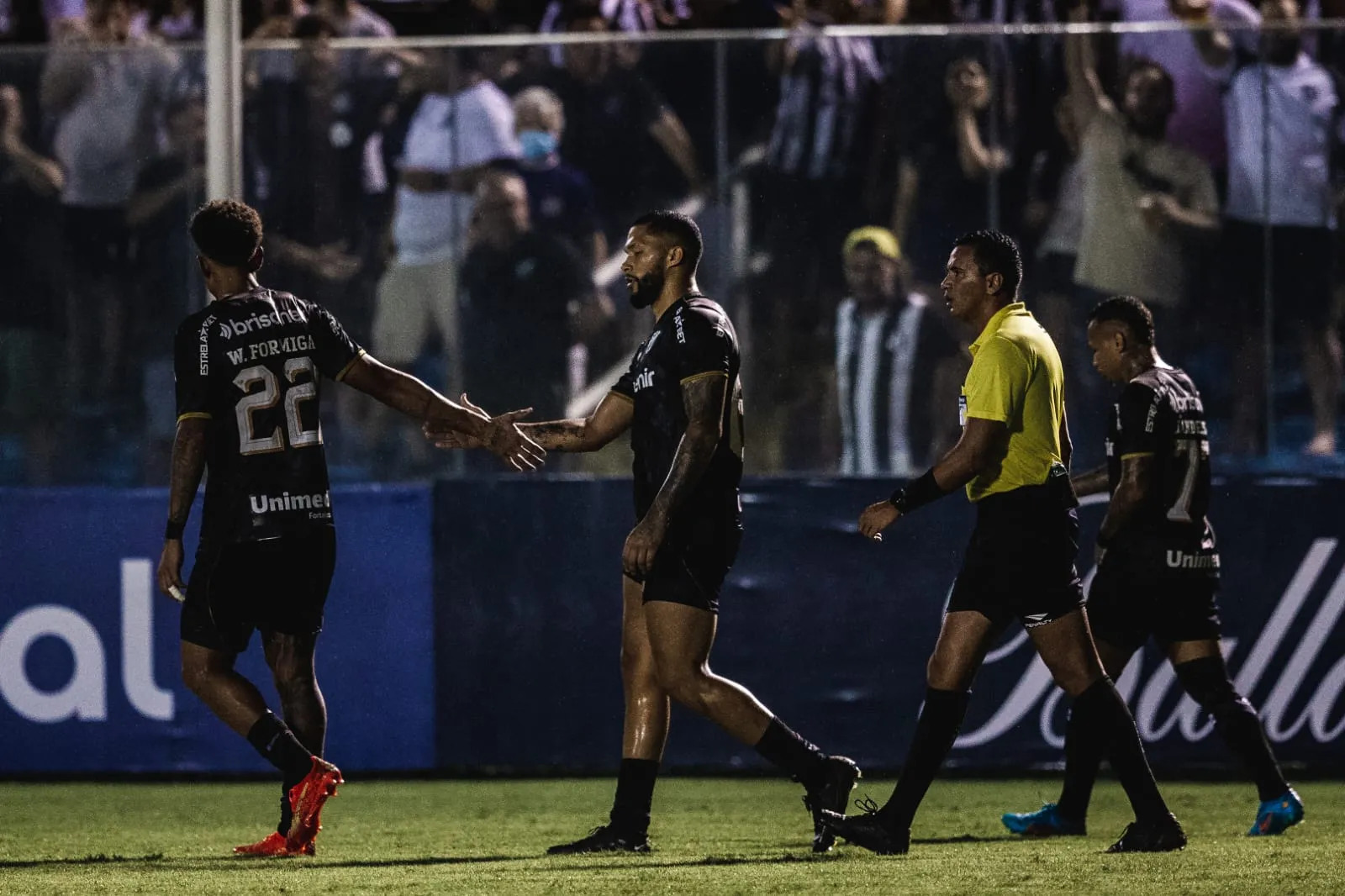 O centroavante Vitor Gabriel entrou bem, marcando um gol e dando uma assistência