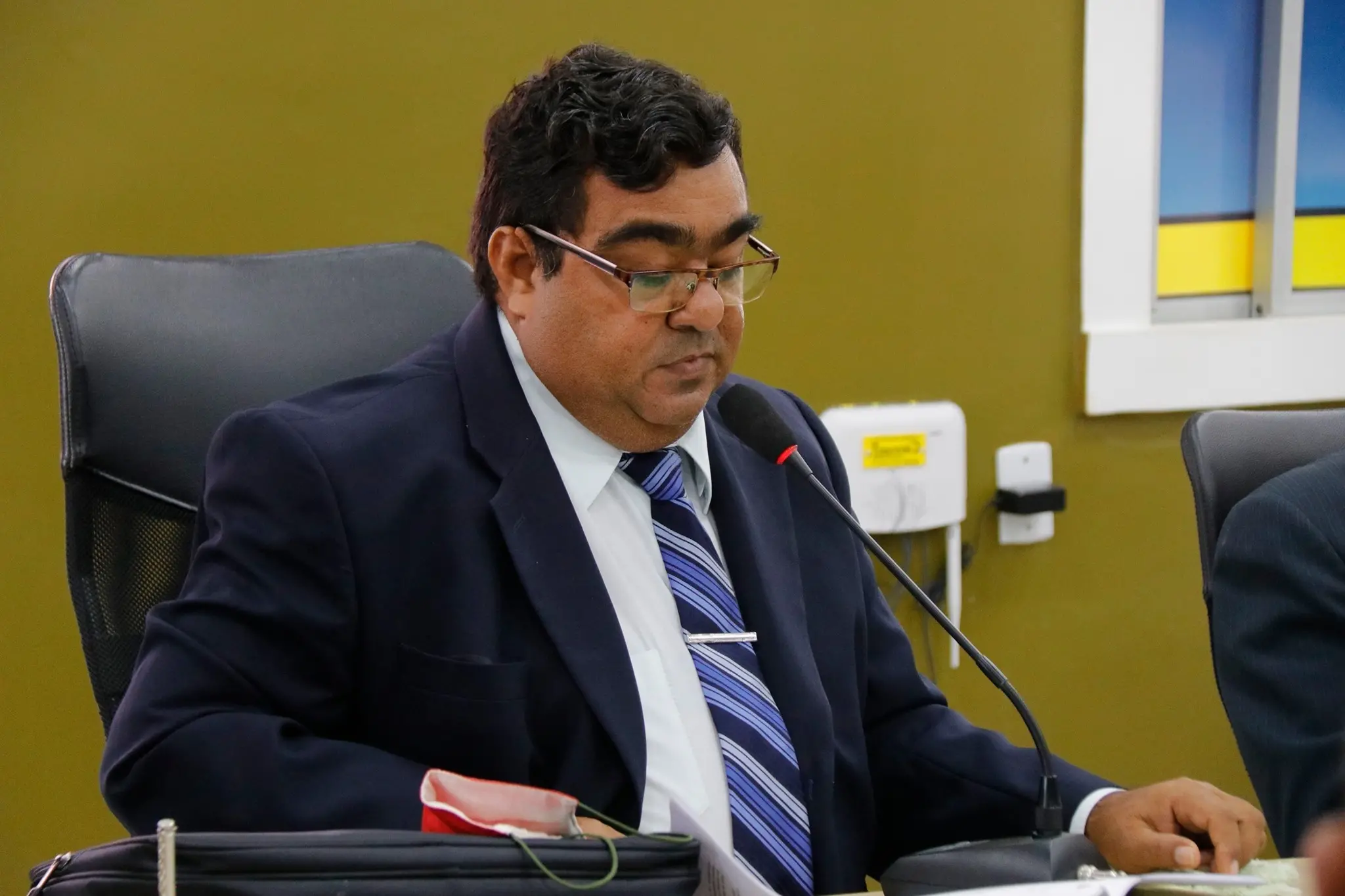 Imagem da notícia: PT anuncia desfiliação de vereador de Russas após ataques a deputadas do partido no Ceará