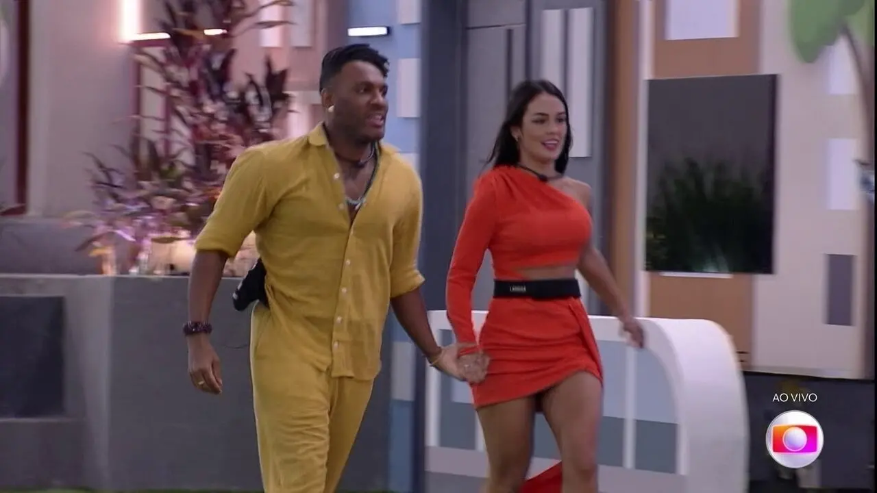 Imagem da notícia: Retorno de Fred Nicácio e Larissa ao BBB 23 movimenta madrugada na casa; veja o que aconteceu