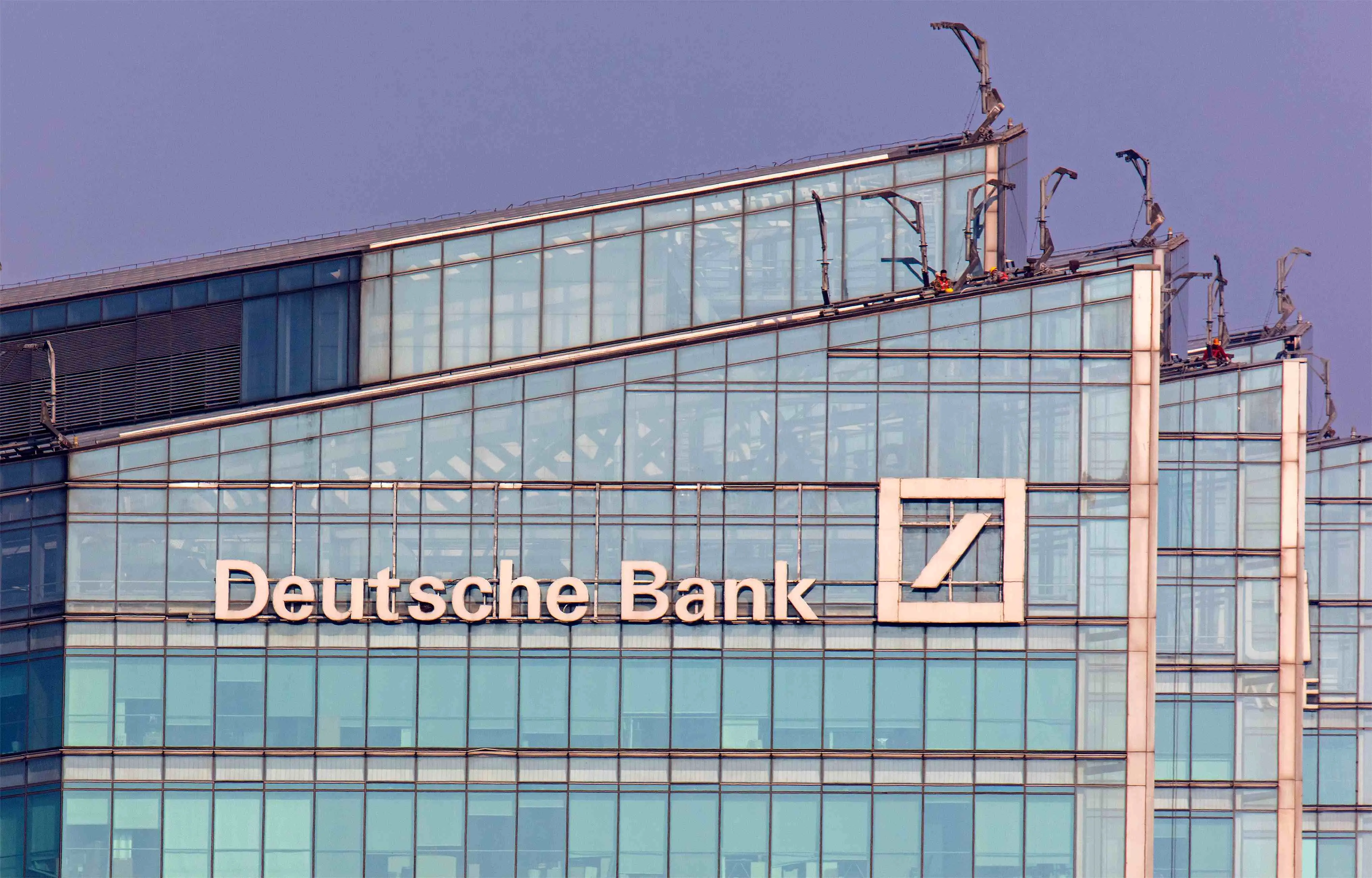 Imagem da notícia: Ações do banco alemão Deutsche Bank caem e investidores temem crise bancária na Europa