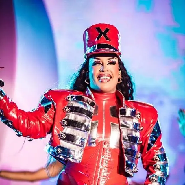 Imagem da notícia: Gloria Groove é criticada na web por música em homenagem a Xuxa; internautas a acusam de pedofilia