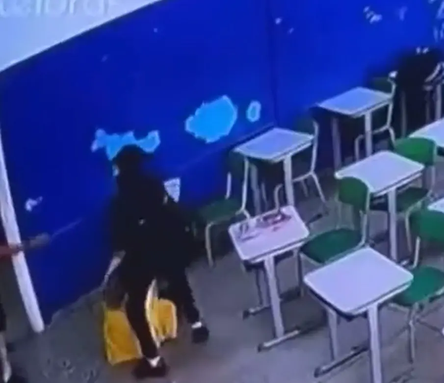 Imagem da notícia: Escola avisou polícia sobre comportamento de aluno um mês antes do ataque a faca