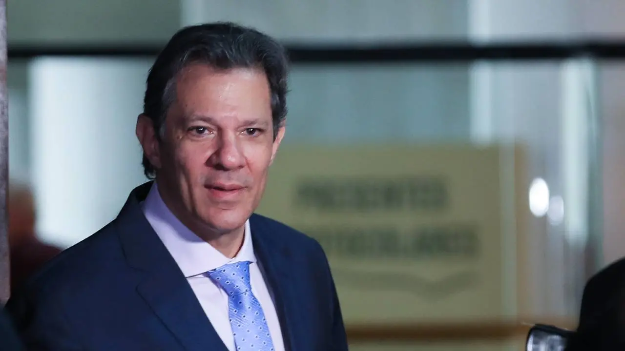 Imagem da notícia: Novo marco fiscal proposto por Haddad limita alta do gasto a 70% da variação da receita; entenda