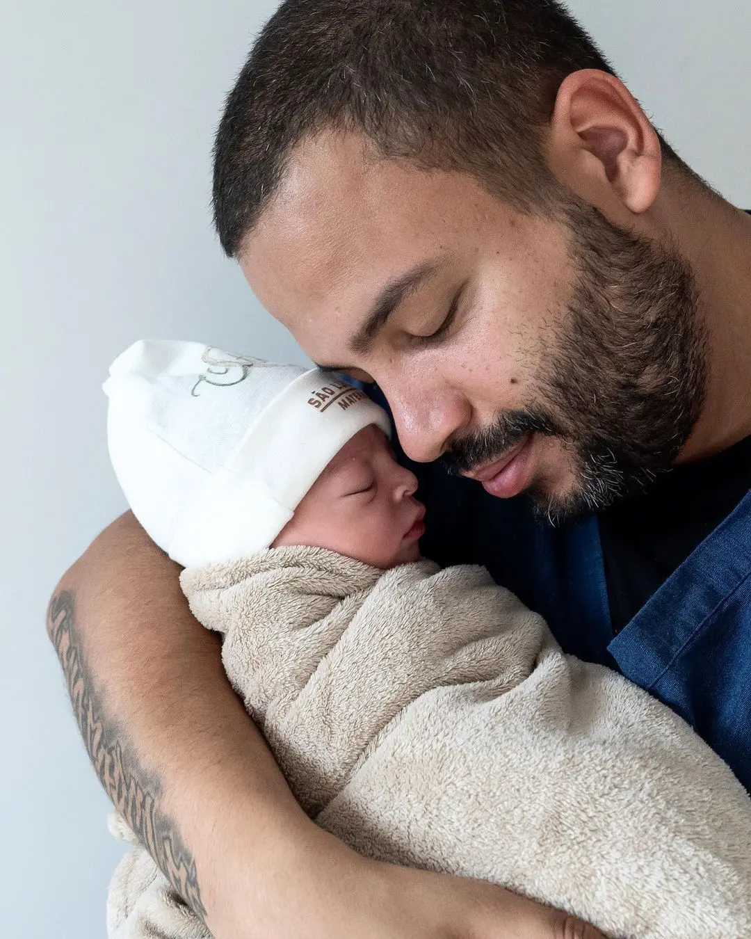Imagem da notícia: Nasce o segundo filho de Projota e Tamy Contro