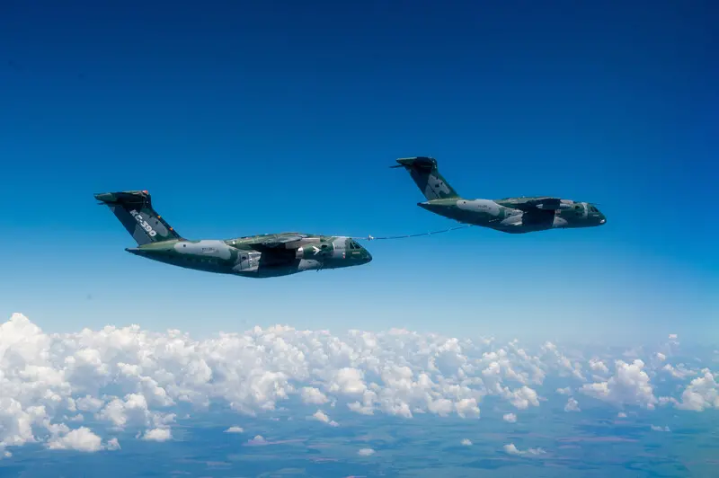 Imagem da notícia: Avião C-390 Millenium, da Embraer, recebe da FAB Certificação Final