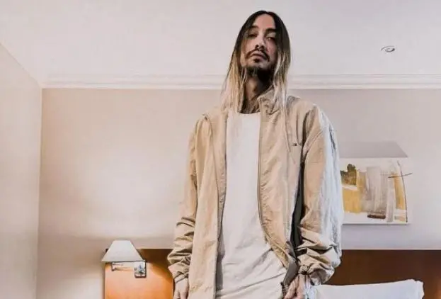 Imagem da notícia: Guitarrista do Nx Zero, Gee Rocha sofre acidente de moto