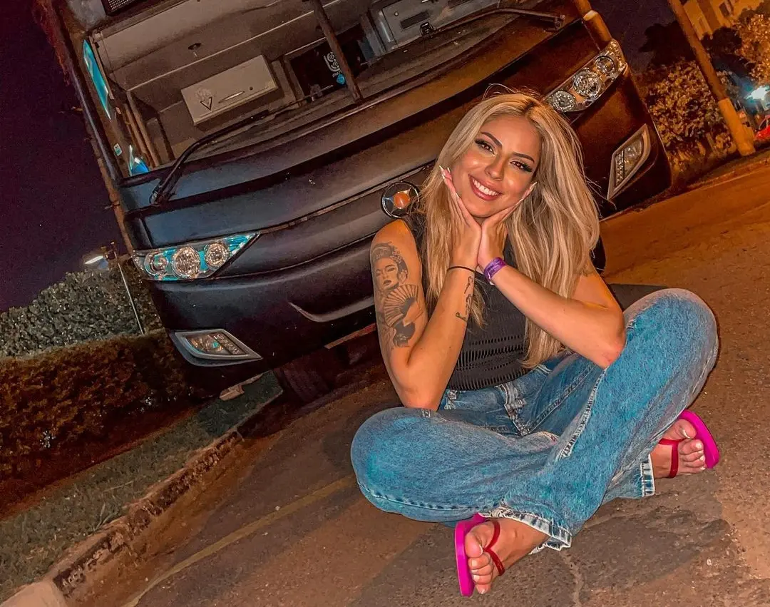 Imagem da notícia: Tiktoker Rafaeli Santana denuncia pai nas redes sociais por agressão; caso mobiliza web