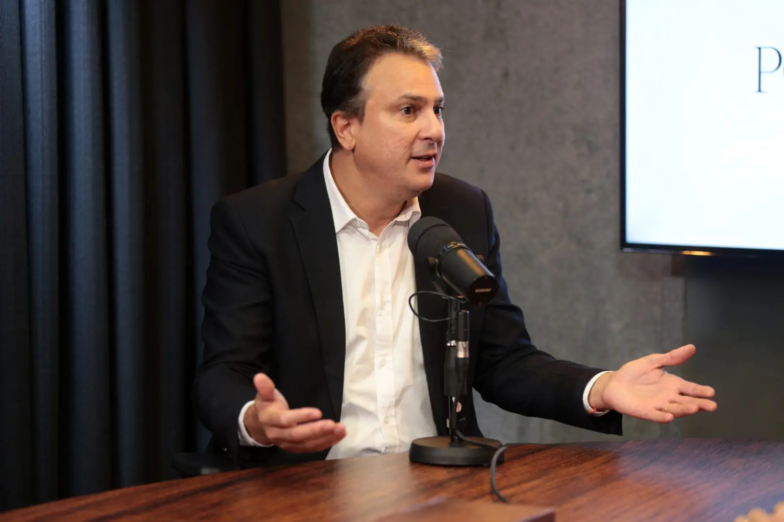 Imagem da notícia: Discreto sobre 2024, Camilo volta a alfinetar ex-aliados derrotados em 2022: 'decisões pessoais'