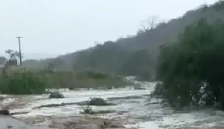 Imagem da notícia: Risco de rompimento de açude em Pedra Branca provoca evacuação de moradores