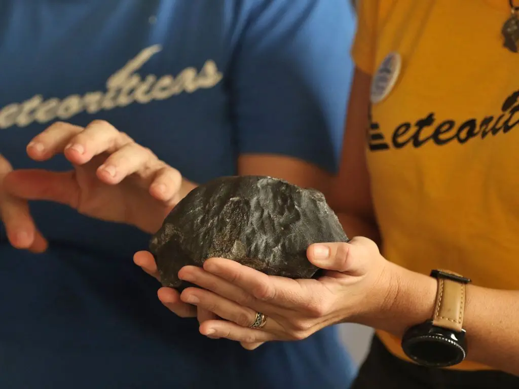 Imagem da notícia: Museu Nacional do Rio recebe meteorito que caiu em Pernambuco