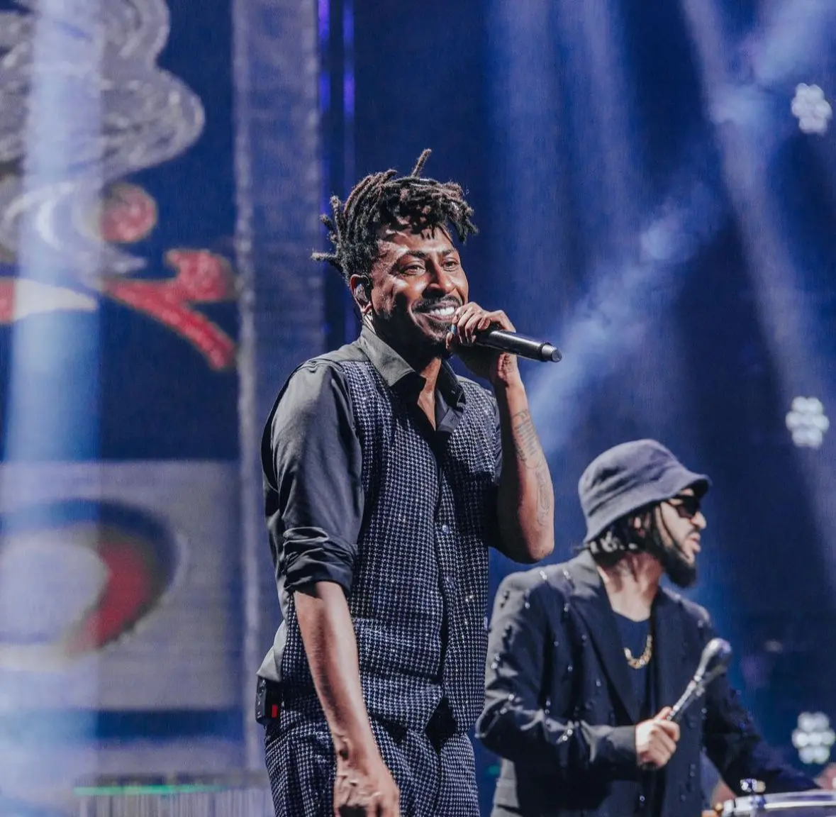 Imagem da notícia: Com conceitos de ilusão de ótica, Pixote e Fundo de Quintal animam festa do BBB 23 neste sábado (15)