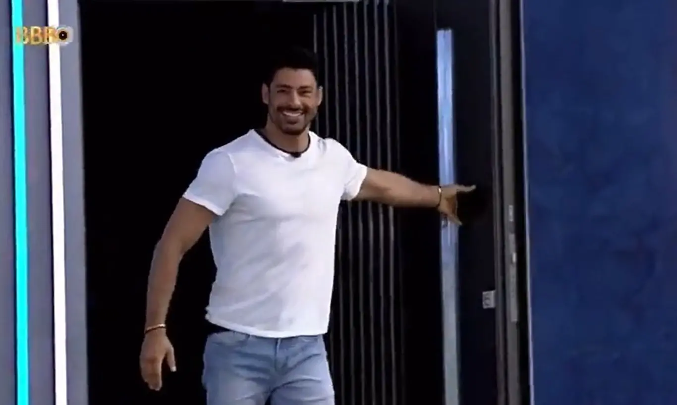 Imagem da notícia: Cauã Reymond visita casa do BBB 23 para divulgar nova grade da Globo