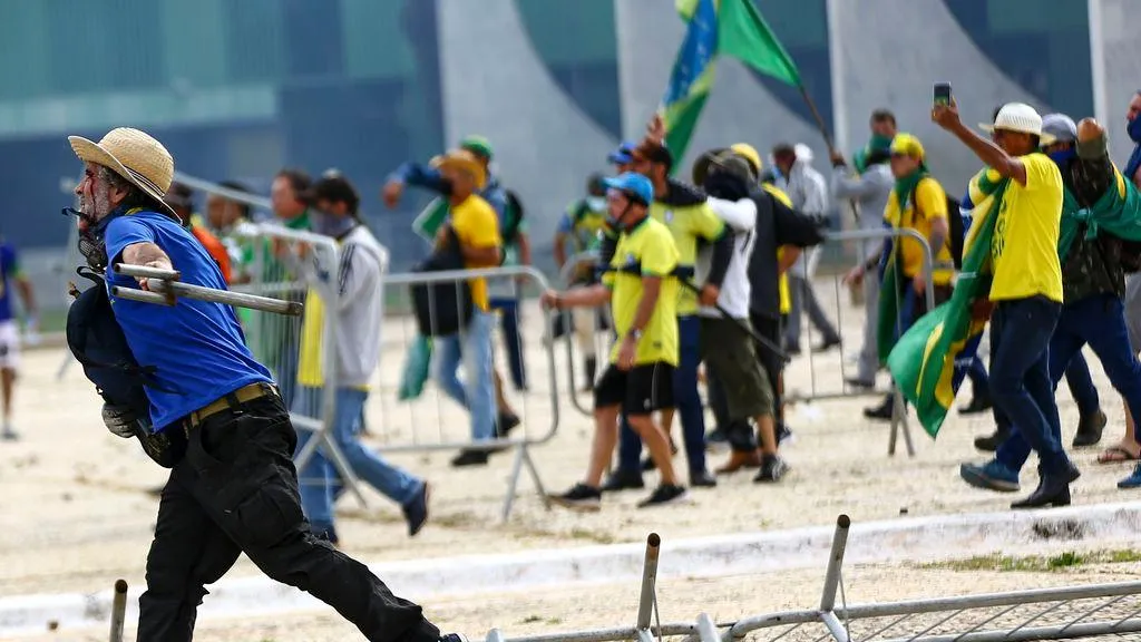 294 pessoas envolvidas nos ataques golpistas do dia 8 de janeiro continuam presas