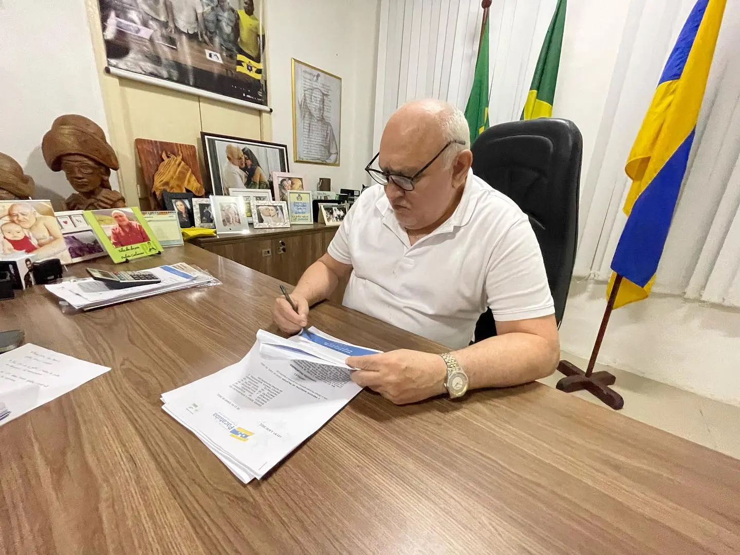 Imagem da notícia: Prefeito de Pacatuba e outras 22 pessoas são alvos em operação do MPCE 